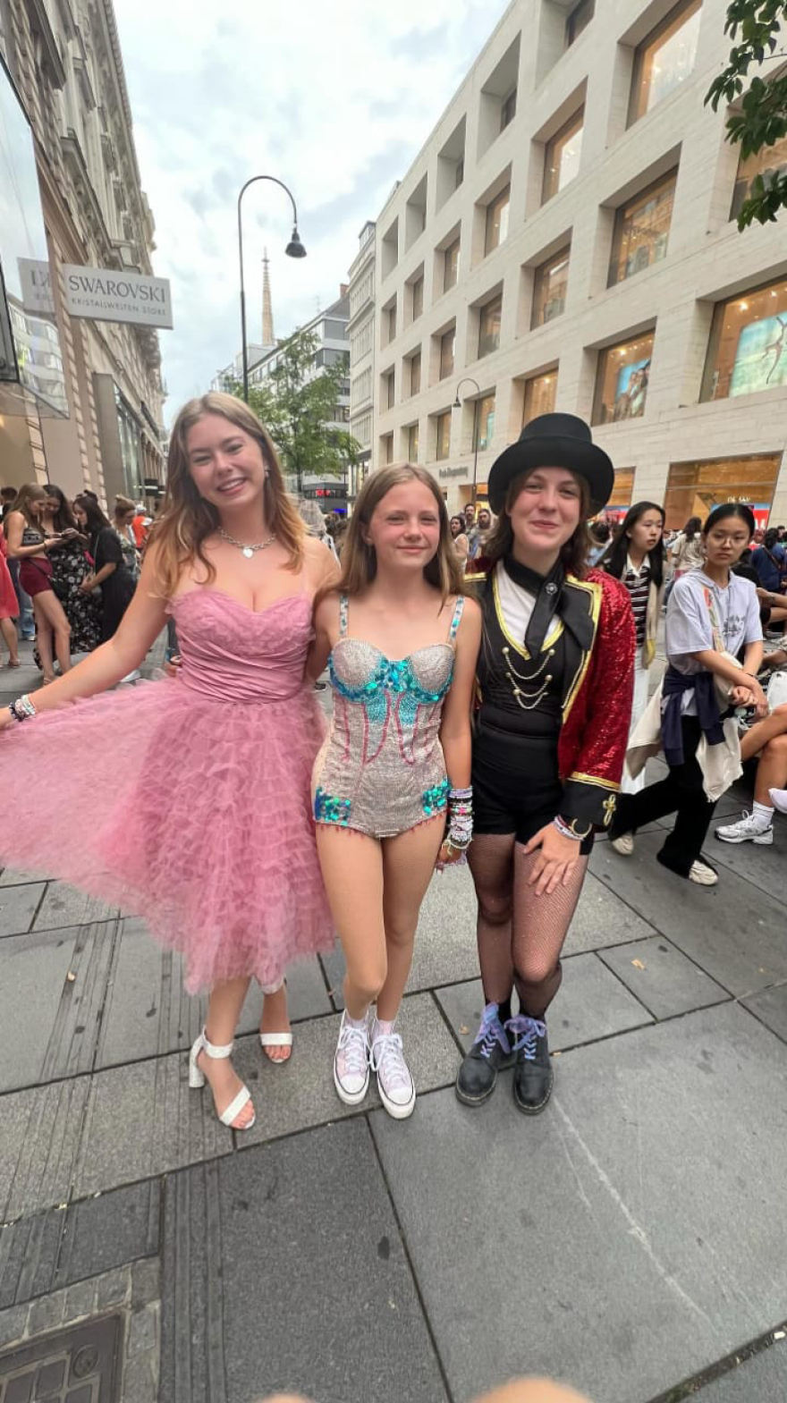 Αυστρία: Xιλιάδες φανς της Τέιλορ Σουίφτ κάνουν υπαίθρια πάρτι με τραγούδια της σταρ