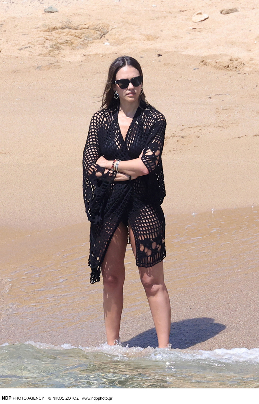 Τζέσικα Άλμπα: Μια εβδομάδα στον παράδεισο, γράφει για τις διακοπές στη Μύκονο