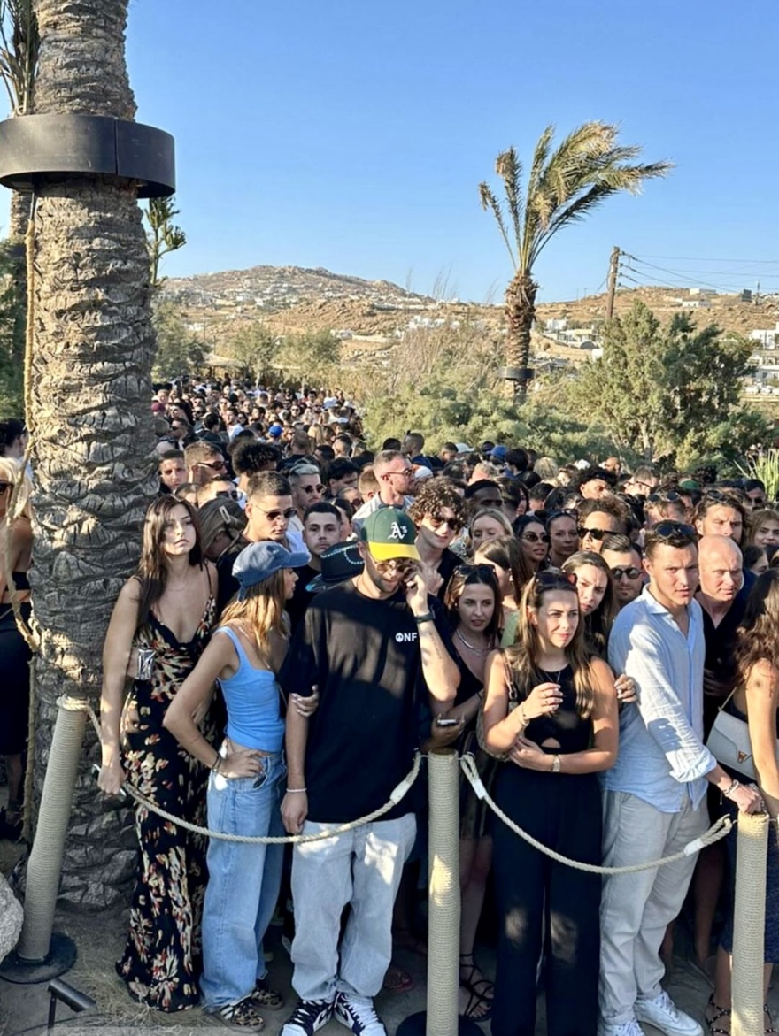 Μύκονος: Το πάρτι της χρονιάς και οι τρελοί τζίροι