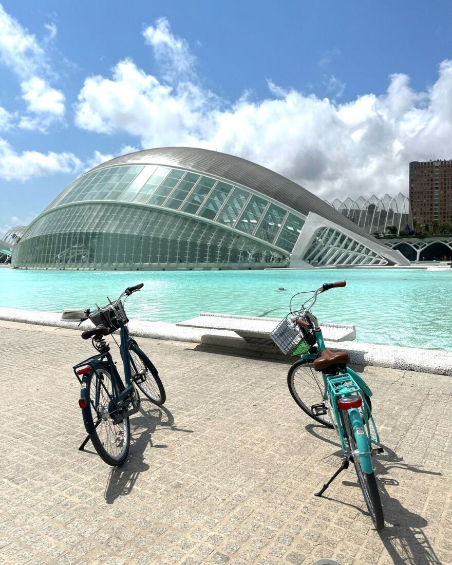 Δανάη Μπάρκα: Συνεχίζει το ταξίδι της στην Ισπανία - Οι φωτογραφίες από τη Βαλένθια