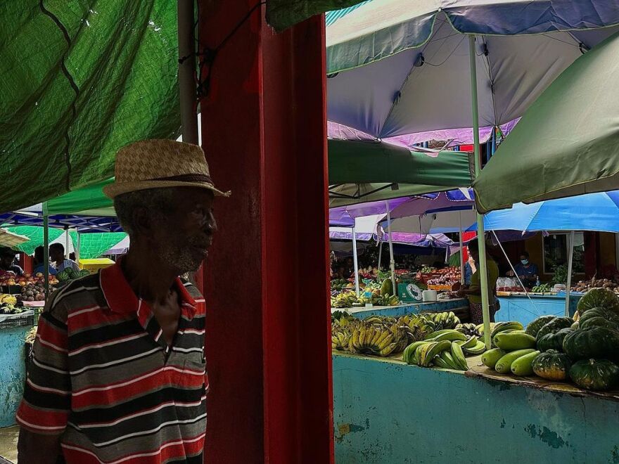 Ντέβα Κασέλ: Κάνει διακοπές στις Σεϋχέλλες