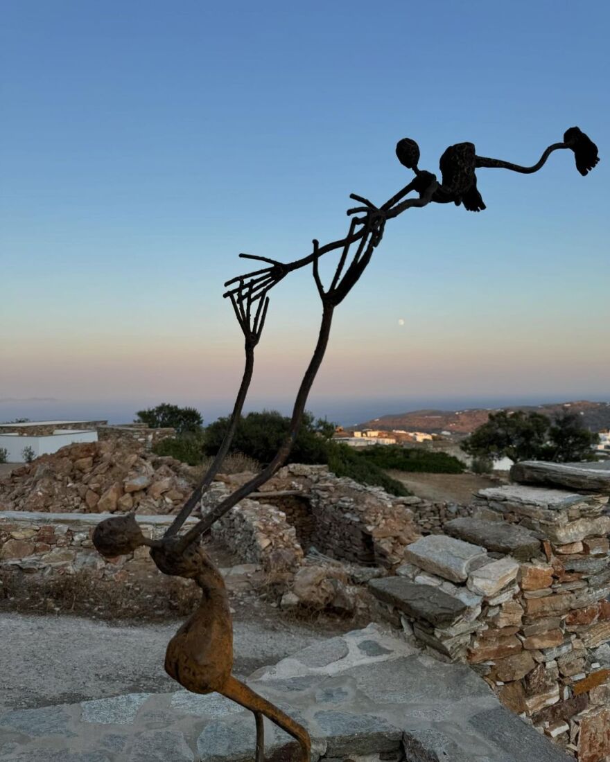 Κλέλια Ανδριολάτου: Το καλοκαιρινό βίντεο της ηθοποιού - Κάνει βουτιές στην Κίμωλο και μένει τόπλες