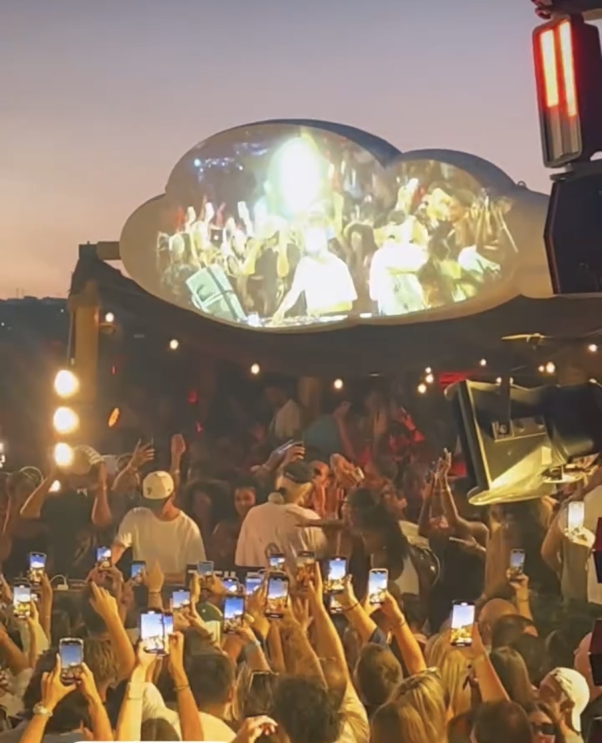 Μύκονος: Το πάρτι της χρονιάς και οι τρελοί τζίροι