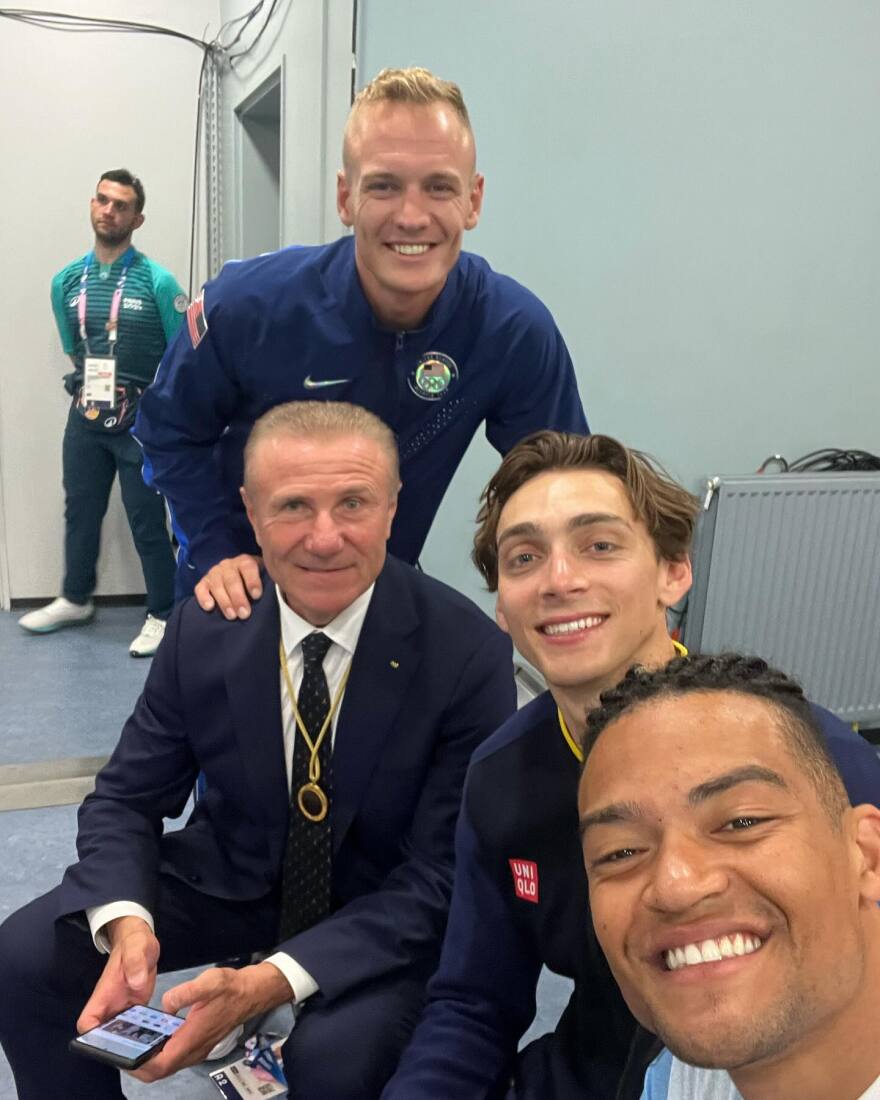 Παρίσι 2024: Ο Καραλής σημαιοφόρος στην τελετή λήξης των Ολυμπιακών Αγώνων