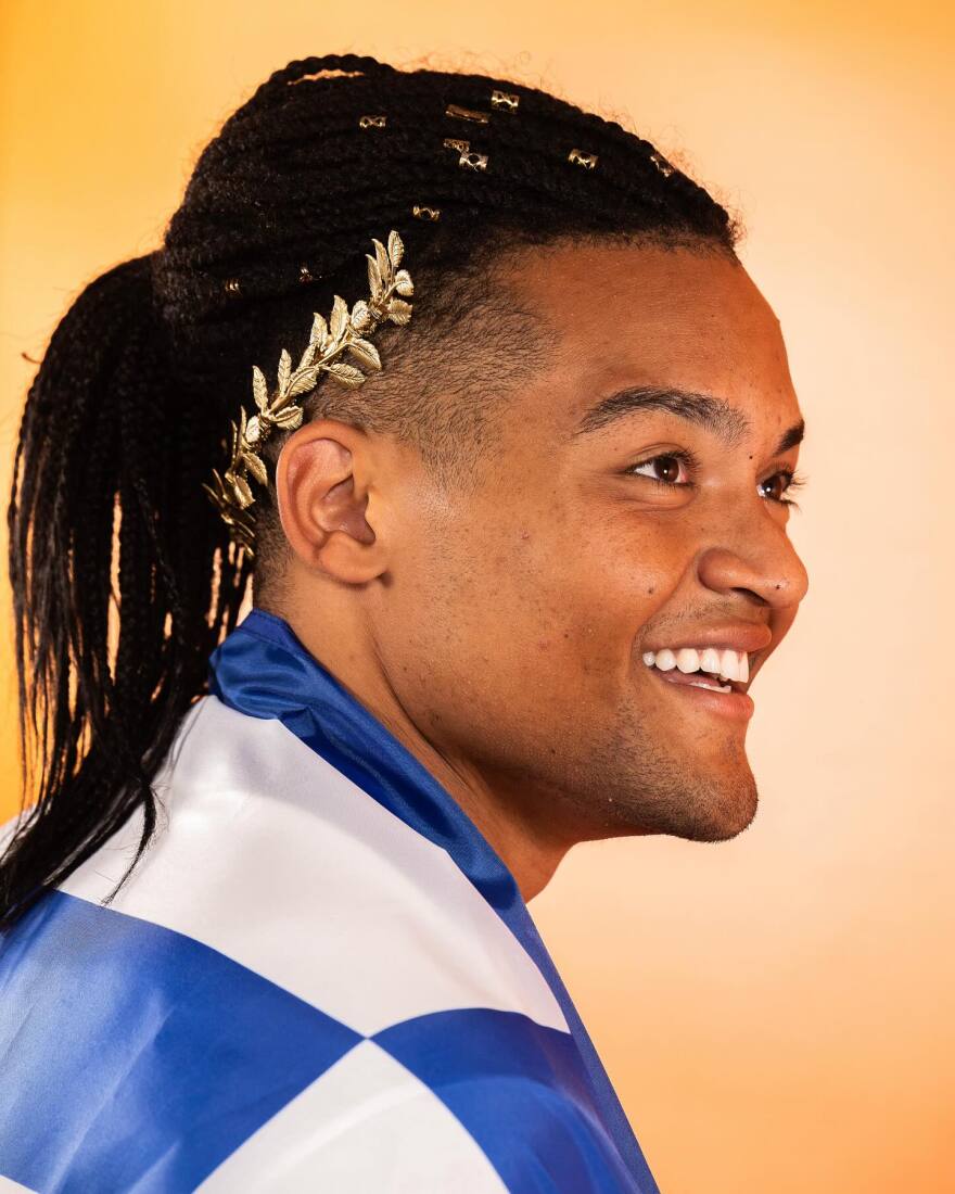 Παρίσι 2024: Ο Καραλής σημαιοφόρος στην τελετή λήξης των Ολυμπιακών Αγώνων