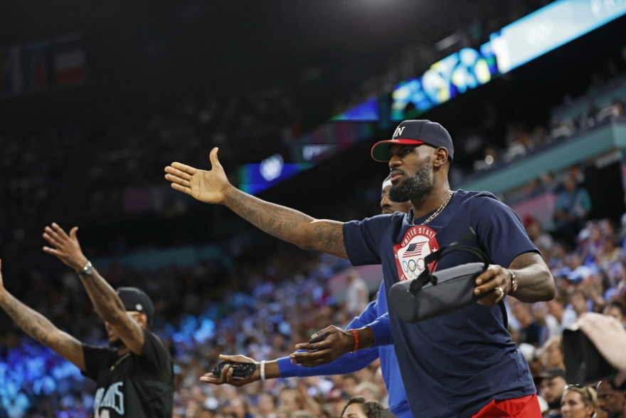 Ολυμπιακοί Αγώνες: Συγκλονιστικός τελικός στο μπάσκετ γυναικών, οι ΗΠΑ κέρδισαν 67-66 τη Γαλλία και κατέκτησαν το 8ο σερί χρυσό 