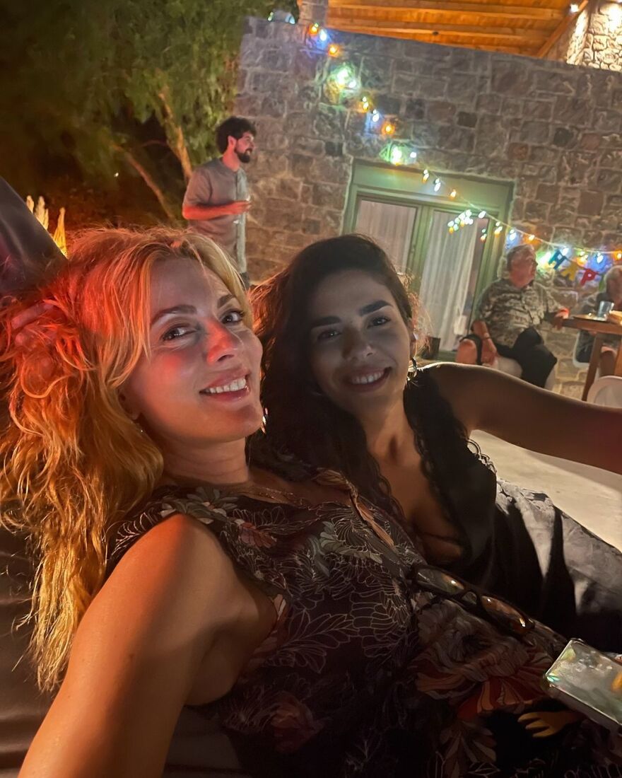 Σμαράγδα Καρύδη: Το πάρτι γενεθλίων δίπλα στην πισίνα και οι διάσημοι καλεσμένοι - Δείτε φωτογραφίες