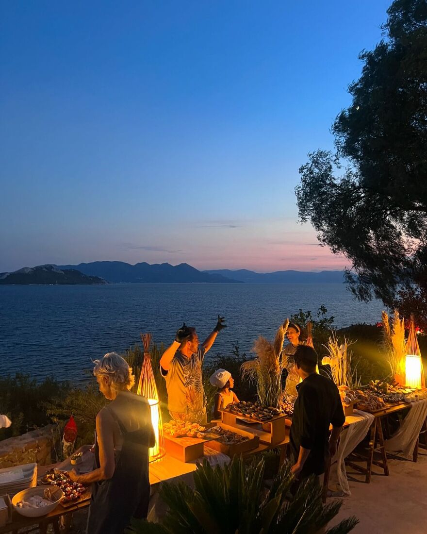 Σμαράγδα Καρύδη: Το πάρτι γενεθλίων δίπλα στην πισίνα και οι διάσημοι καλεσμένοι - Δείτε φωτογραφίες