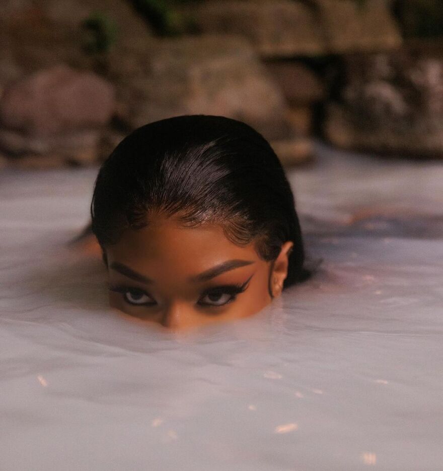 Megan Thee Stallion: Προωθεί το νέο της βιντεοκλίπ ποζάροντας γυμνή στο Instagram