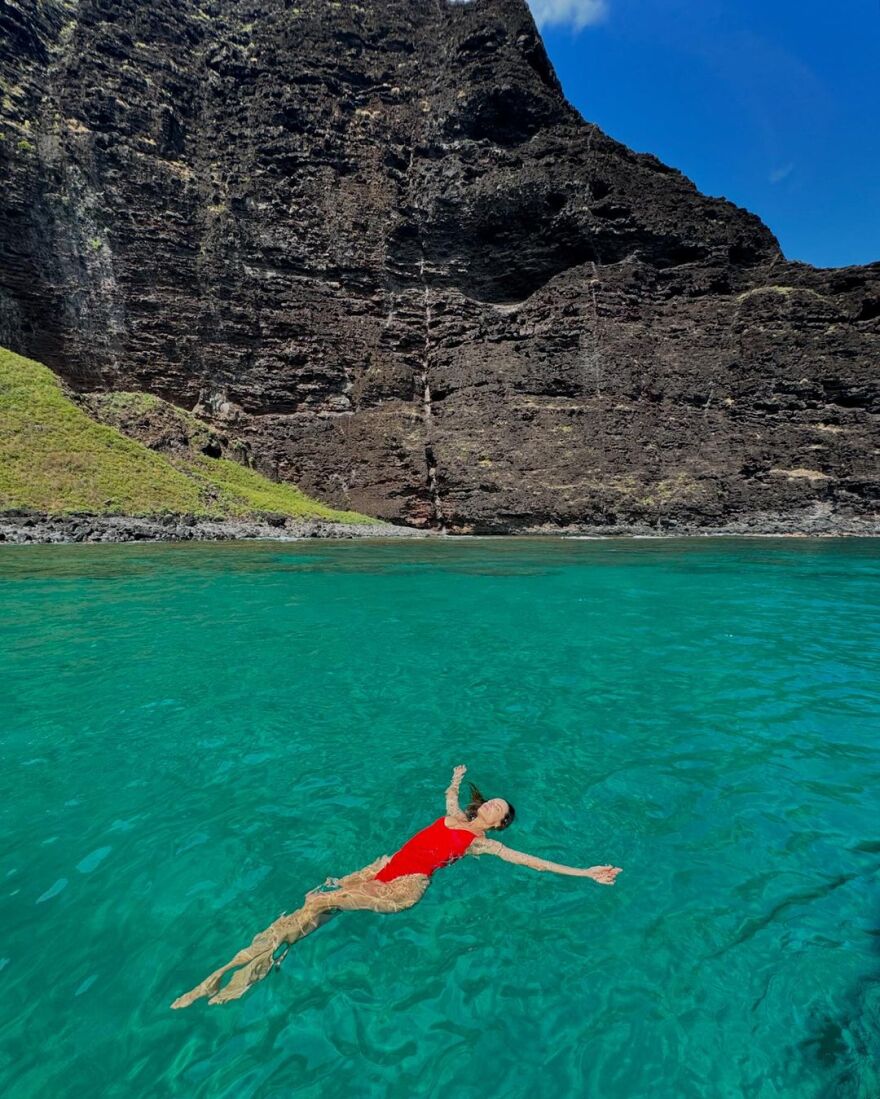 Αλεσάντρα Αμπρόσιο: Συνεχίζει τις διακοπές της στη Χαβάη 