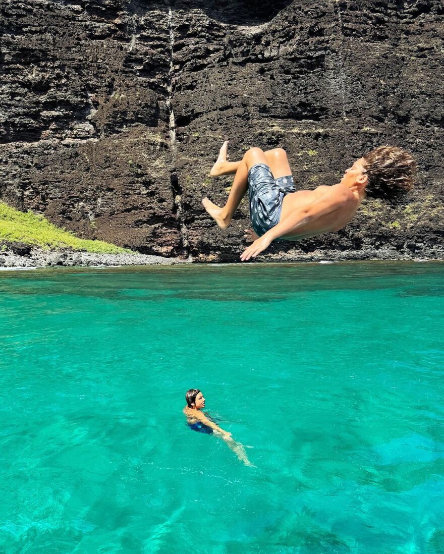Αλεσάντρα Αμπρόσιο: Συνεχίζει τις διακοπές της στη Χαβάη 