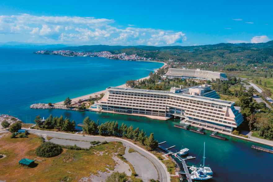 Απ' το Ροστόφ στη Χαλκιδική: Ο Ιβάν είναι εδώ, εμφάνιση με φωτογραφία από το Πόρτο Καρράς μετά από 4 χρόνια 