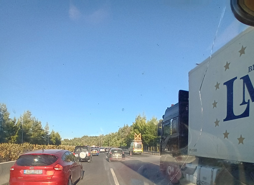 Καραμπόλα  με τέσσερα οχήματα και τέσσερις τραυματίες στη Μαλακάσα