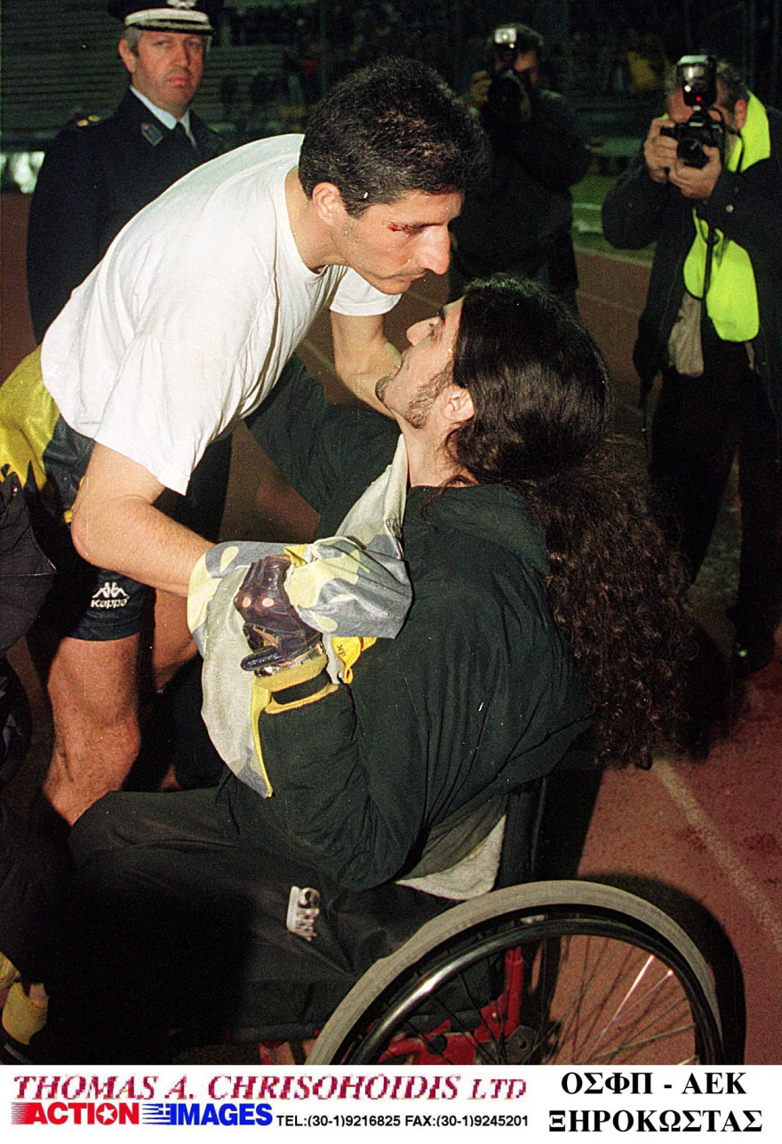 ΑΕΚ: Πέθανε ο οπαδός της Νίκος Ξηροκώστας - Είχε καθηλωθεί σε αναπηρικό καροτσάκι μετά από ατύχημα σε γήπεδο το 1996 
