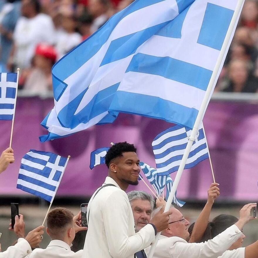 Ολυμπιακοί Αγώνες: Η συγκινητική ανάρτηση του Καραλή με τον... έτερο σημαιοφόρο Αντετοκούνμπο 