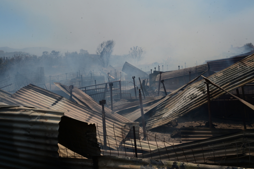 Φωτιά στην Αττική: Καταστράφηκαν σπίτια, επιχειρήσεις και περιουσίες σε Βριλήσσια, Πεντέλη, Χαλάνδρι - Βίντεο και φωτογραφίες