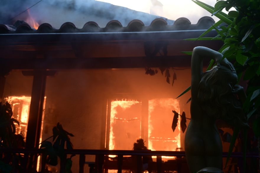 Φωτιά στην Αττική: Καταστράφηκαν σπίτια, επιχειρήσεις και περιουσίες σε Βριλήσσια, Πεντέλη, Χαλάνδρι - Βίντεο και φωτογραφίες