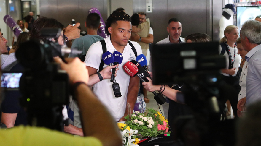 Ολυμπιακοί Αγώνες 2024: Επέστρεψε η Ολυμπιακή ομάδα - Τα φώτα σε Καραλή και Τεντόγλου - Δείτε βίντεο, φωτογραφίες 