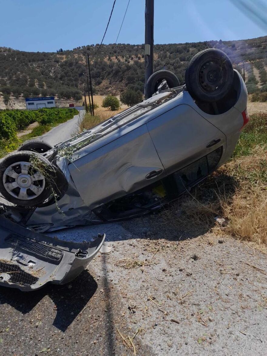 Ηράκλειο: Νέο τροχαίο στους Μαλάδες - Αναποδογύρισε όχημα 