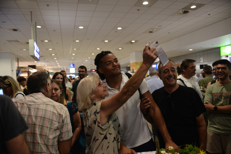 Ολυμπιακοί Αγώνες 2024: Επέστρεψε η Ολυμπιακή ομάδα - Τα φώτα σε Καραλή και Τεντόγλου - Δείτε βίντεο, φωτογραφίες 