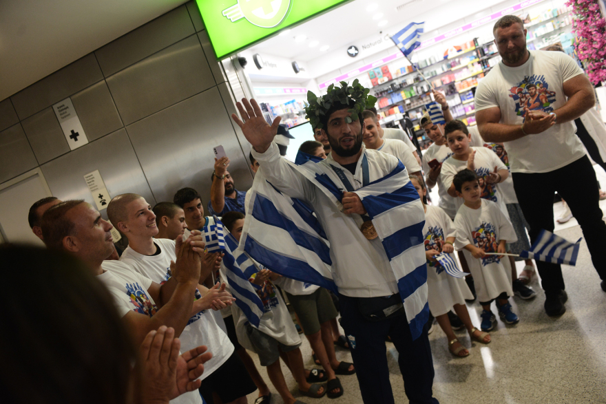 Ολυμπιακοί Αγώνες 2024: Επέστρεψε η Ολυμπιακή ομάδα - Τα φώτα σε Καραλή και Τεντόγλου - Δείτε βίντεο, φωτογραφίες 