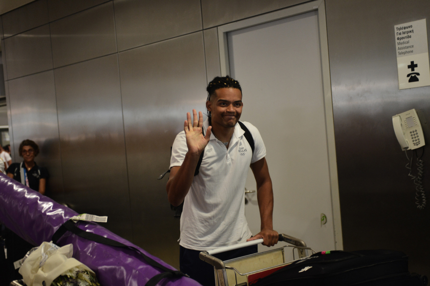 Ολυμπιακοί Αγώνες 2024: Επέστρεψε η Ολυμπιακή ομάδα - Τα φώτα σε Καραλή και Τεντόγλου - Δείτε βίντεο, φωτογραφίες 