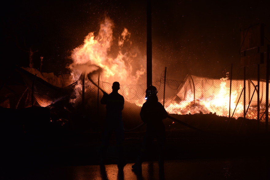 Φωτιά στην Αττική: Καταστράφηκαν σπίτια, επιχειρήσεις και περιουσίες σε Βριλήσσια, Πεντέλη, Χαλάνδρι - Βίντεο και φωτογραφίες