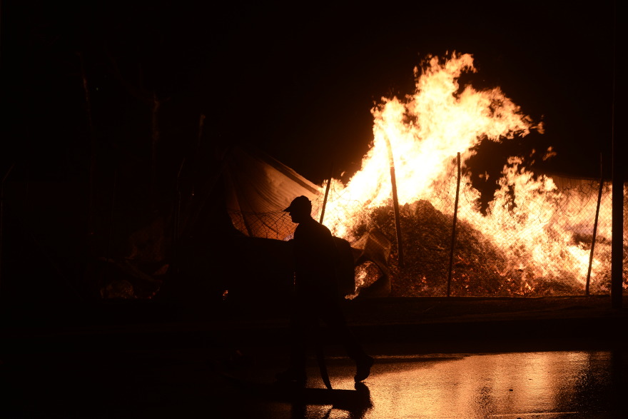 Φωτιά στην Αττική: Καταστράφηκαν σπίτια, επιχειρήσεις και περιουσίες σε Βριλήσσια, Πεντέλη, Χαλάνδρι - Βίντεο και φωτογραφίες