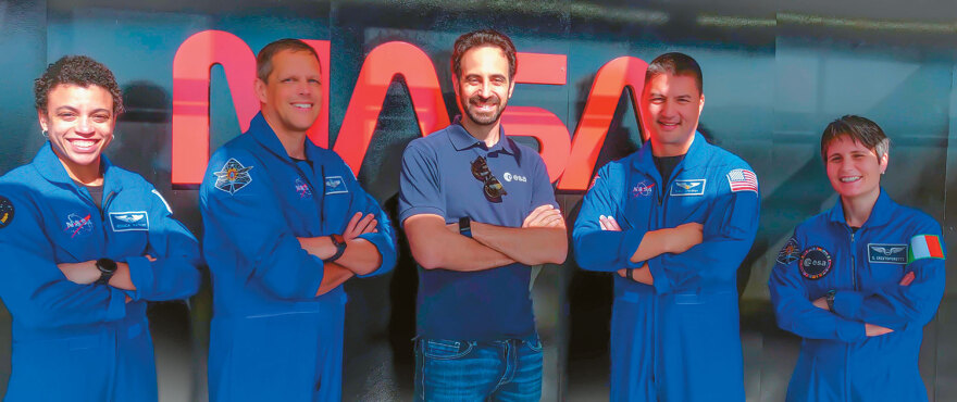 Ο γιατρός των αστροναυτών είναι Έλληνας - Ζει στη Γη, εργάζεται στη... Σελήνη