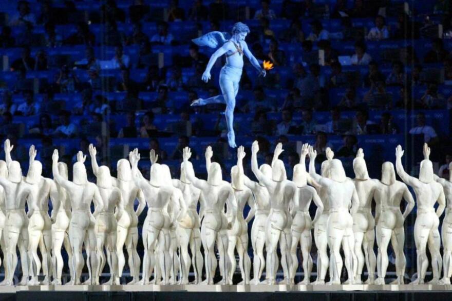 Μπορεί το Παρίσι να κερδίσει το παιχνίδι; -  Ποιοι αναπολούν την αξεπέραστη τελετή της Αθήνας 2004