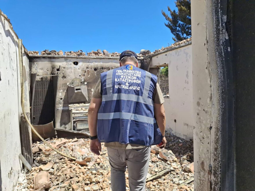 Φωτιά στην Αττική: Με 20 συνεργεία μηχανικών οι αυτοψίες στις πυρόπληκτες περιοχές - Στόχος να ανοίξει η πλατφόρμα αρωγής «το συντομότερο δυνατόν»