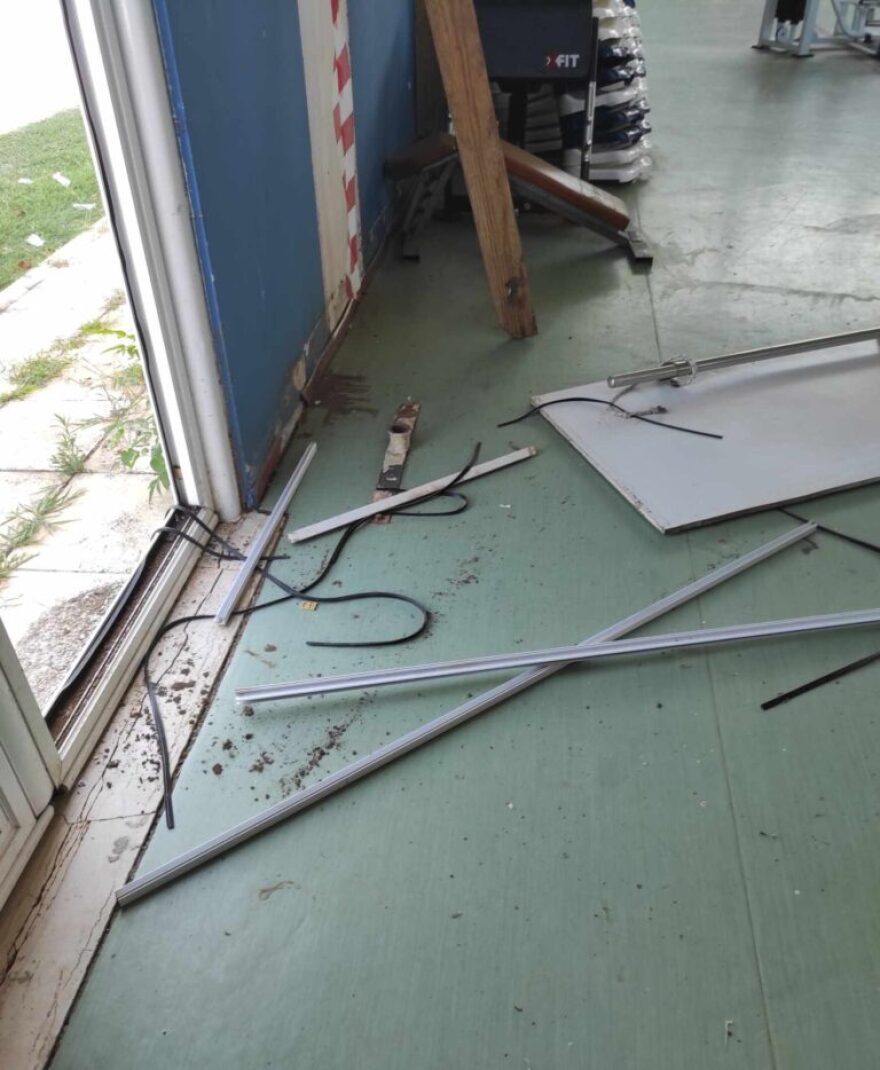 Φάρσαλα: Ανήλικοι ρήμαξαν δημοτικό γυμναστήριο