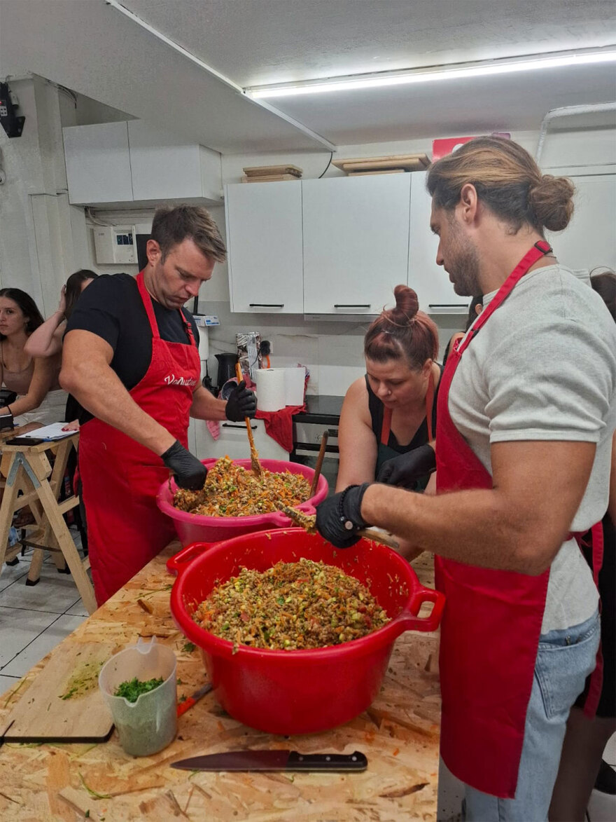 Κασσελάκης: Επισκέφθηκε το Συντονιστικό Κέντρο της ανθρωπιστικής εθελοντικής οργάνωσης «Humanity Greece»