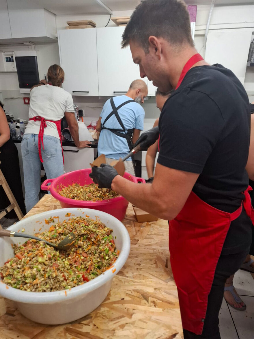 Κασσελάκης: Επισκέφθηκε το Συντονιστικό Κέντρο της ανθρωπιστικής εθελοντικής οργάνωσης «Humanity Greece»