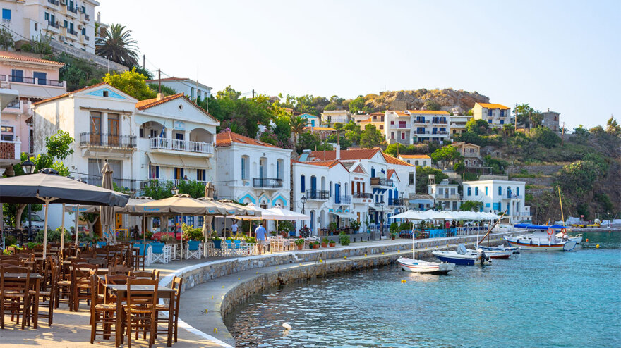 Ερευνητής αμφισβητεί τα μυστικά της μακροζωίας της Ικαρίας: «Δηλώνονταν 9.000 άτομα ως 100 ετών ενώ είχαν πεθάνει»