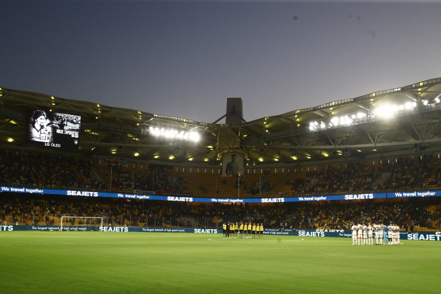 AEK: Η ομάδα της Ένωσης τίμησε τη μνήμη του Νίκου Ξηροκώστα - Βίντεο, φωτογραφίες 