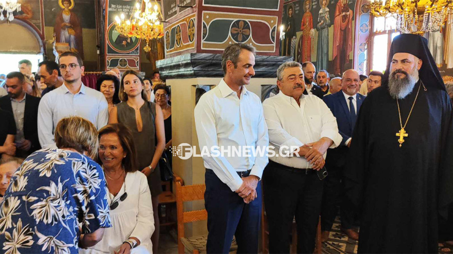 Στα Χανιά για τον Δεκαπενταύγουστο ο Κυριάκος Μητσοτάκης - Παρακολούθησε τη Θεία Λειτουργία