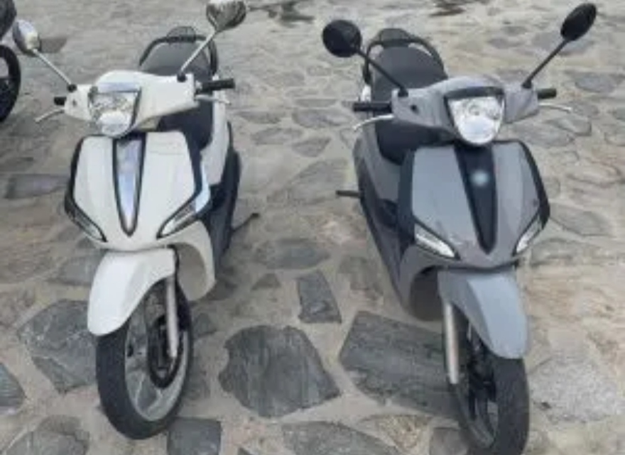 Μύκονος: Τέσσερις συλλήψεις για ναρκωτικά - Αναζητείται ένα ακόμα άτομο