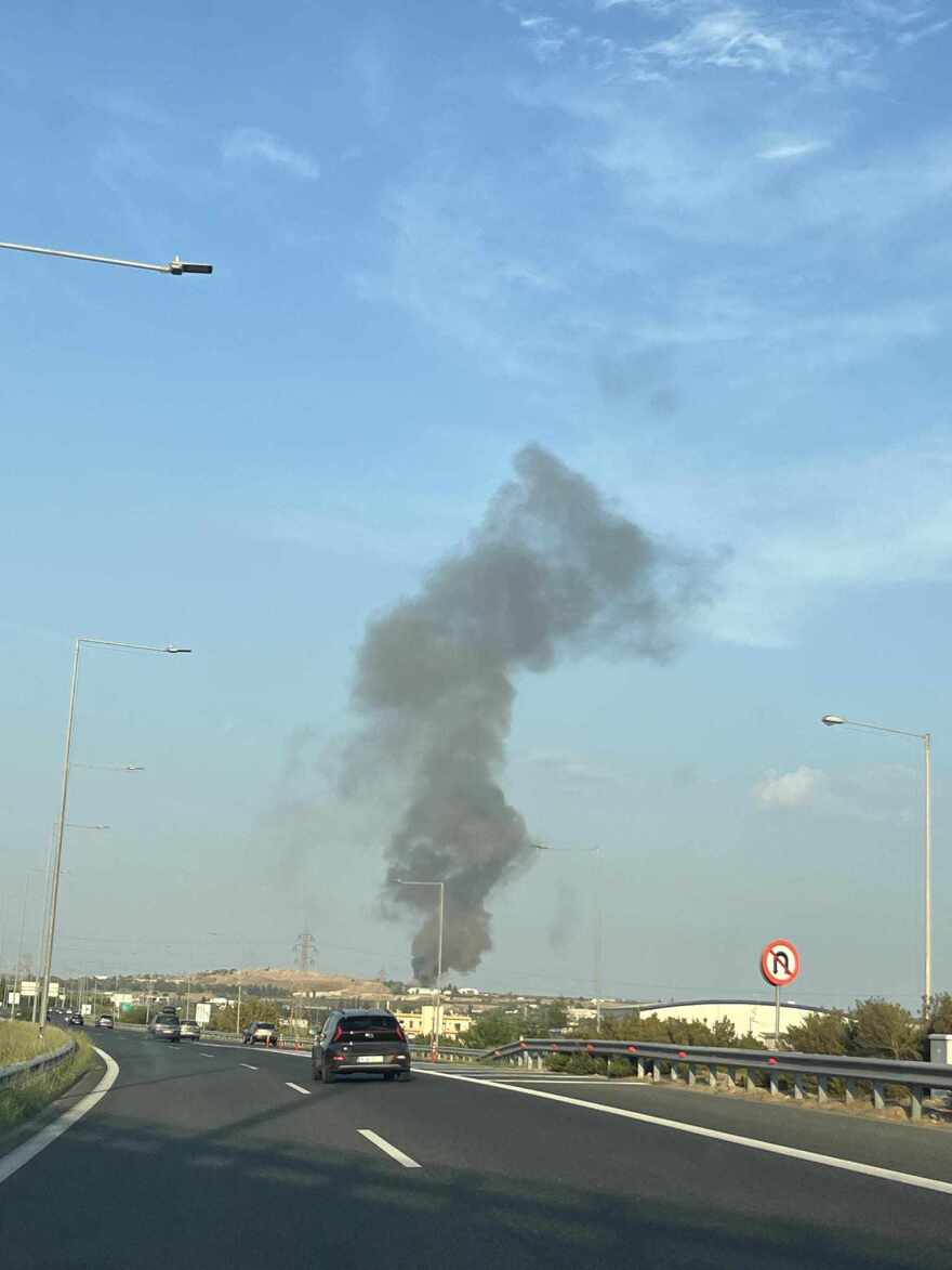 Φωτιά στην Κόρινθο: Κάηκε ολοσχερώς βιομηχανία - Δείτε βίντεο και φωτογραφίες