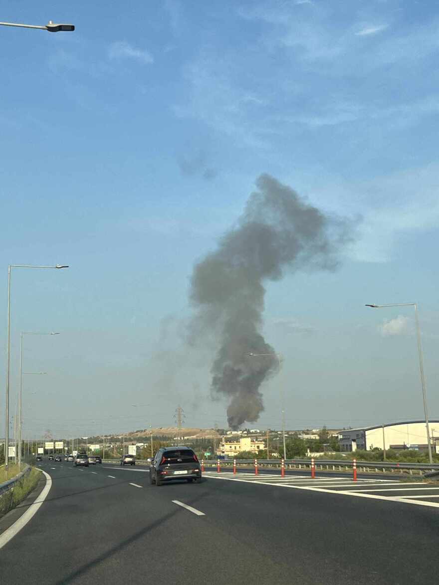 Φωτιά στην Κόρινθο: Κάηκε ολοσχερώς βιομηχανία - Δείτε βίντεο και φωτογραφίες