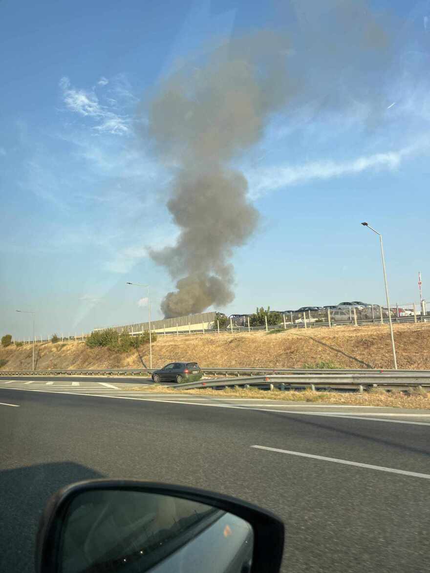 Φωτιά στην Κόρινθο: Κάηκε ολοσχερώς βιομηχανία - Δείτε βίντεο και φωτογραφίες