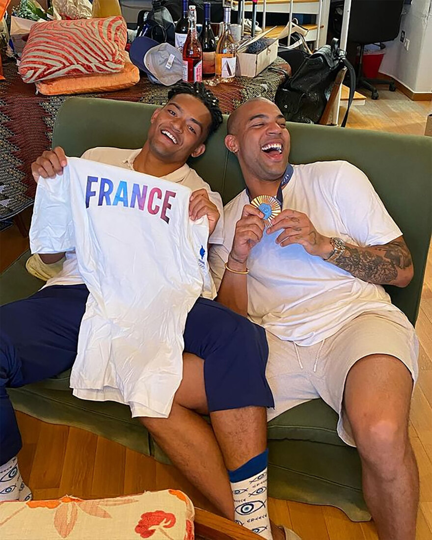 Φωτογραφίες: Με την οικογένεια του στον Πύργο Ηλείας ο Εμαννουήλ Καραλής 