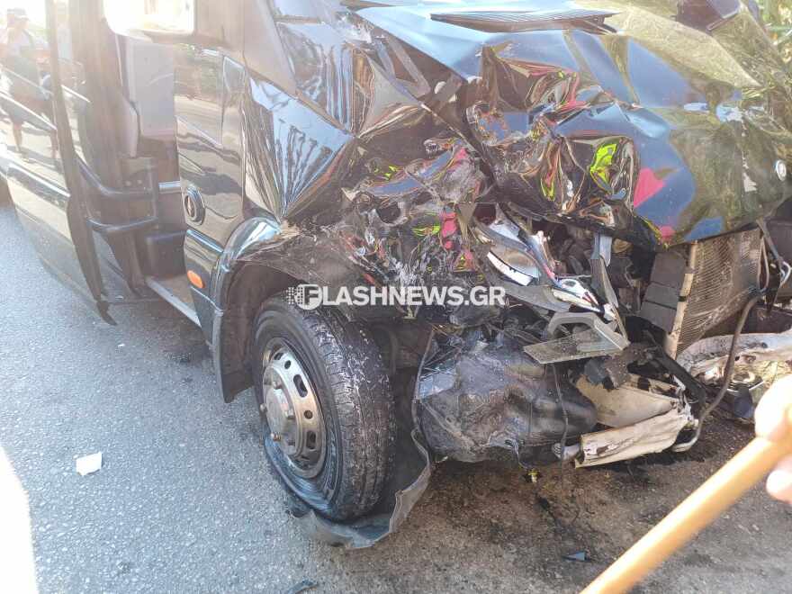 Χανιά: Νέα τραγωδία στον ΒΟΑΚ, ΙΧ συγκρούστηκε με τουριστικό βανάκι - Τρεις νεκροί, μια κοπέλα χαροπαλεύει