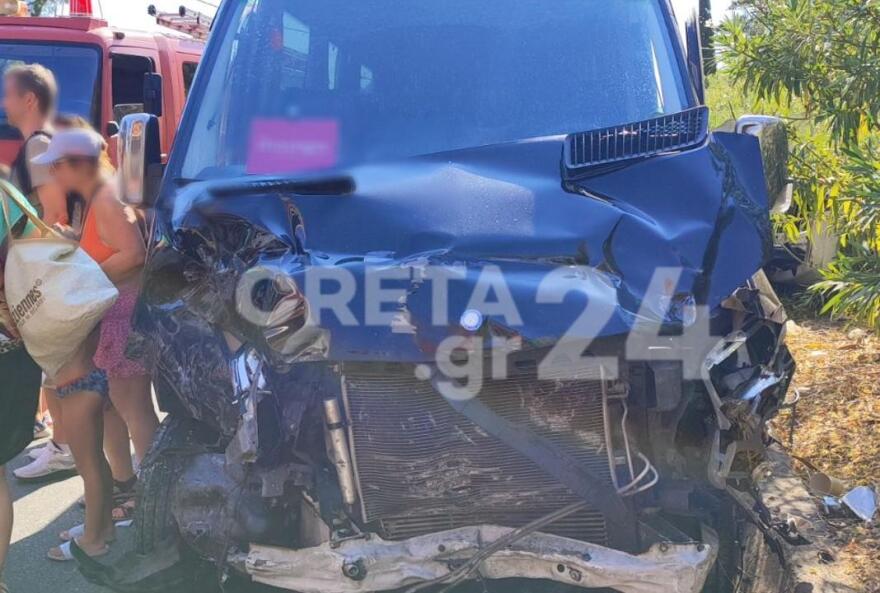 Χανιά: Νέα τραγωδία στον ΒΟΑΚ, ΙΧ συγκρούστηκε με τουριστικό βανάκι - Τρεις νεκροί, μια κοπέλα χαροπαλεύει