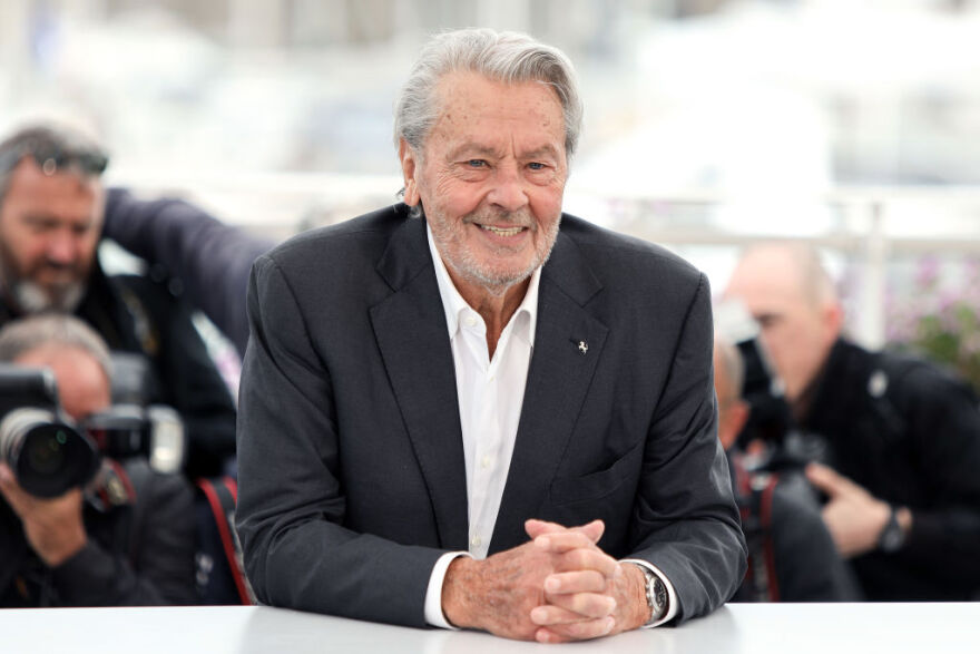 Αλέν Ντελόν: Από βοηθός κρεοπώλη στον πιο γοητευτικό Γάλλο του σινεμά - Η ιστορία του