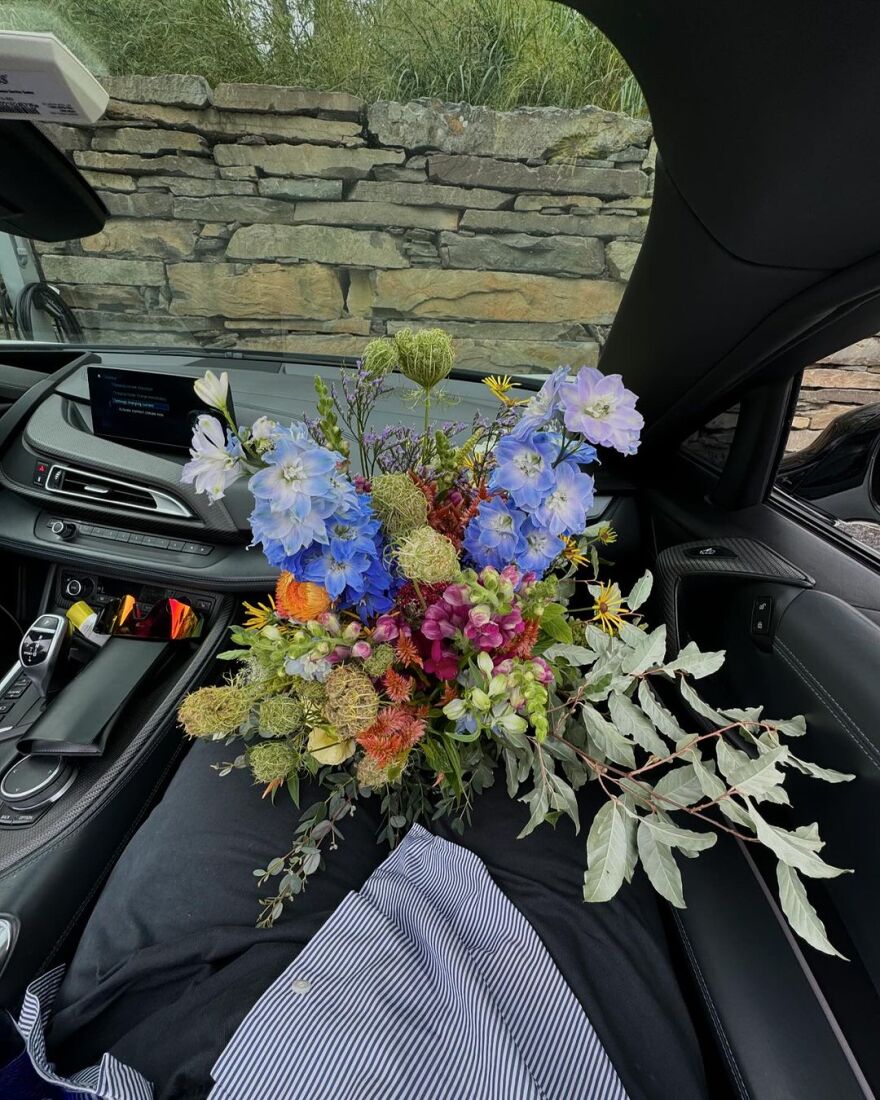 Άσλεϊ Γκράχαμ: Ποζάρει γυμνή μέσα στο νερό