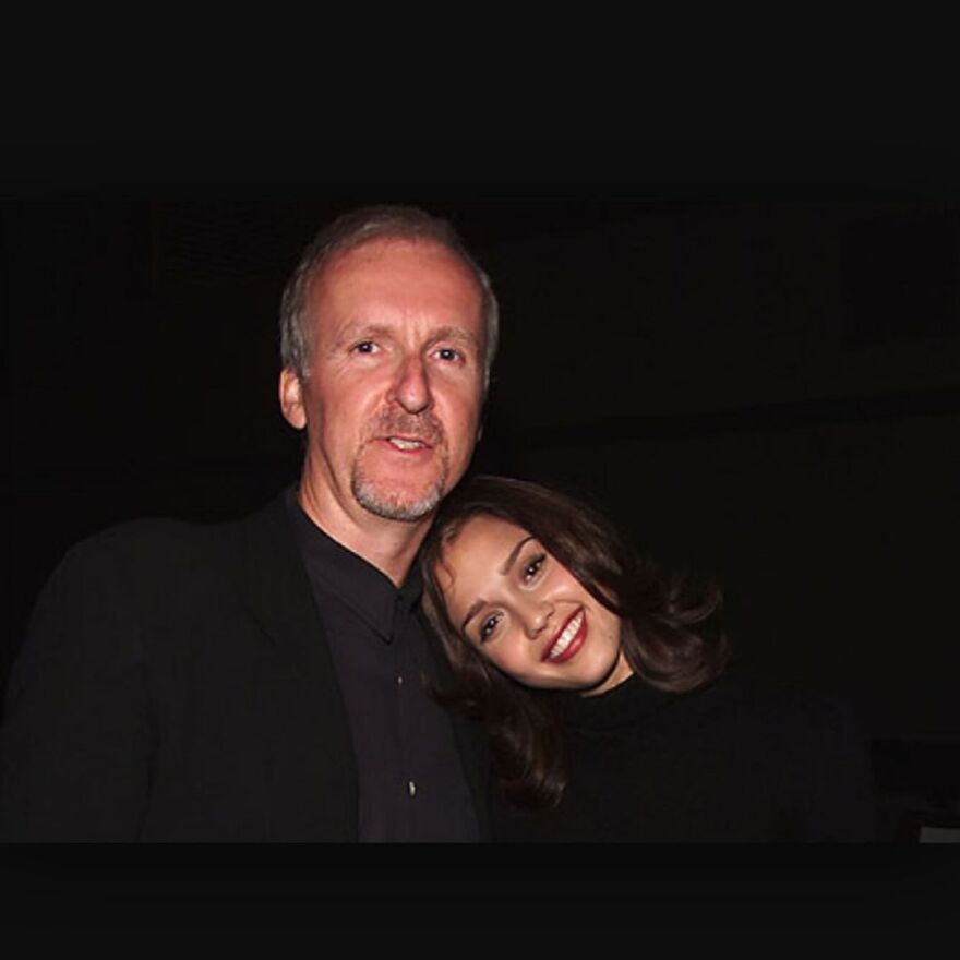 Τζέσικα Άλμπα: Εύχεται στον Τζέιμς Κάμερον για τα γενέθλιά του - Ο ένας και μοναδικός, γράφει