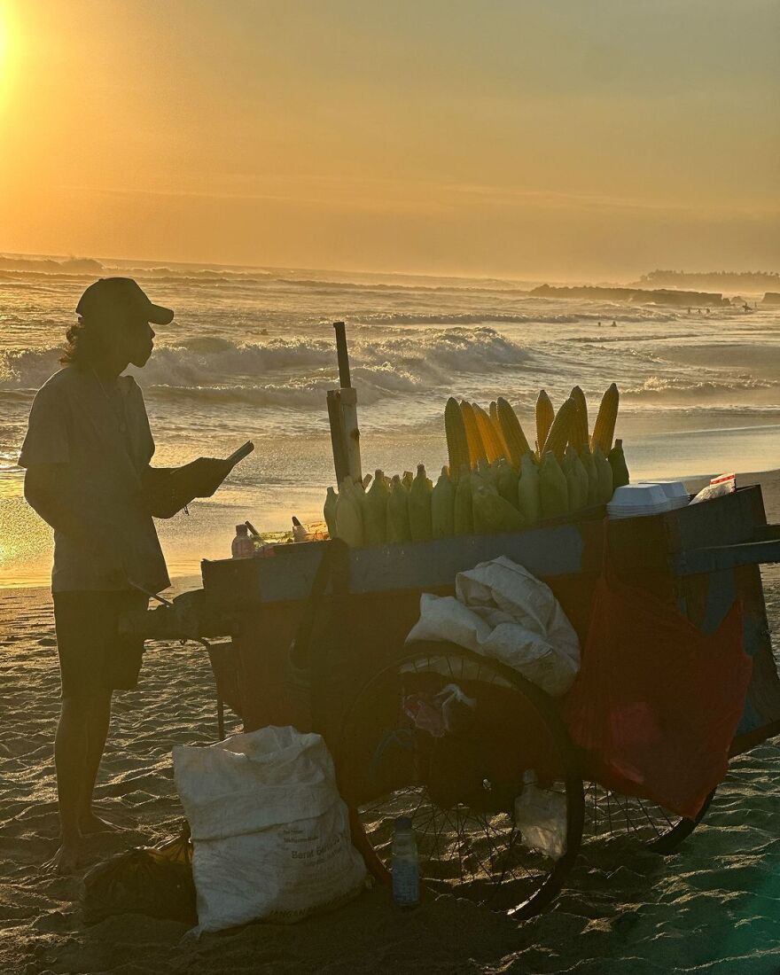 Ντορέττα Παπαδημητρίου: Οι νέες φωτογραφίες από το Μπαλί - Ποζάρει ξαπλωμένη στην άμμο