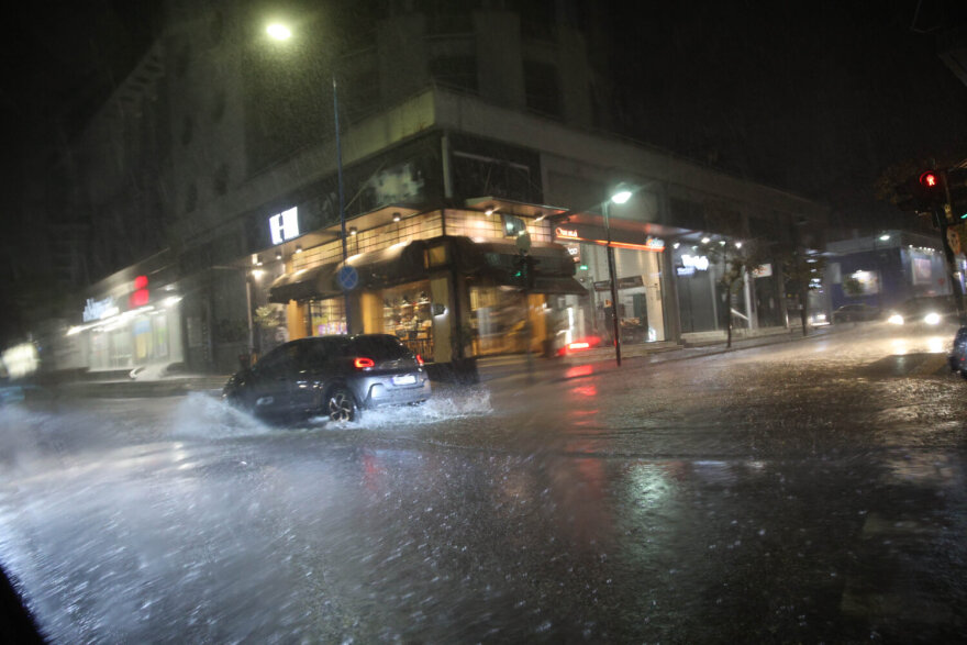 Καιρός: Βροχές τοπικά σε Κρήτη, ηπειρωτικά και Ιόνιο τις επόμενες ώρες - 7 μποφόρ μέχρι και την Κυριακή στο Αιγαίο 