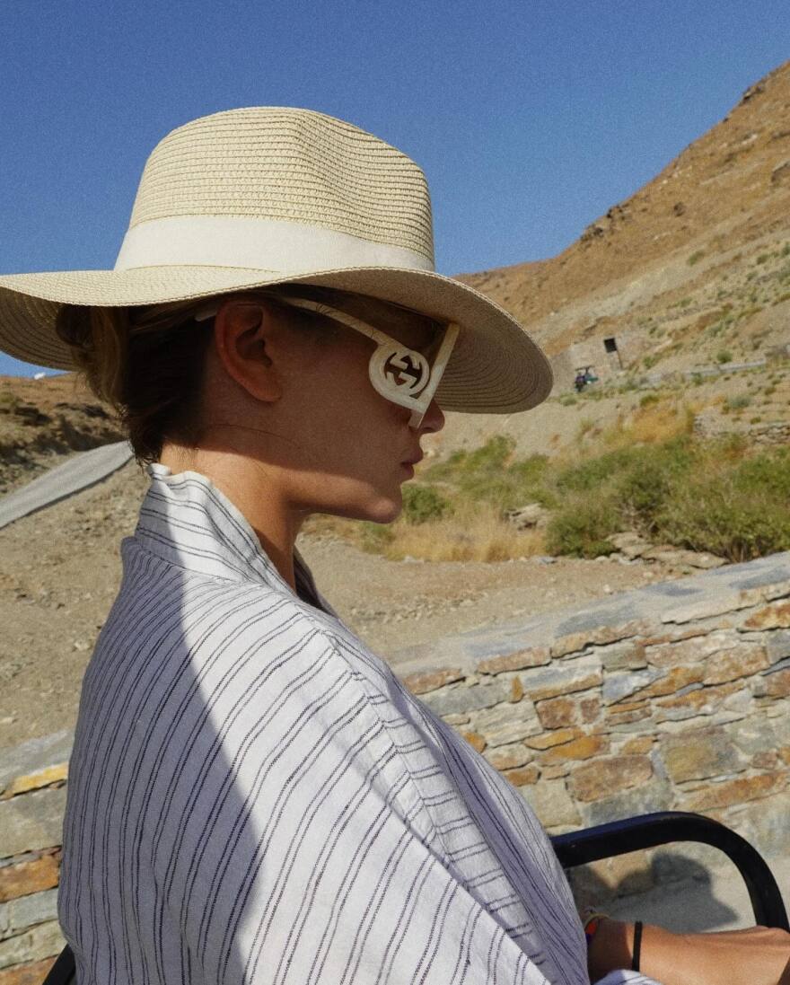 Κλέλια Ανδριολάτου: Topless στις  φωτογραφίες που ανέβασε από την Τζια